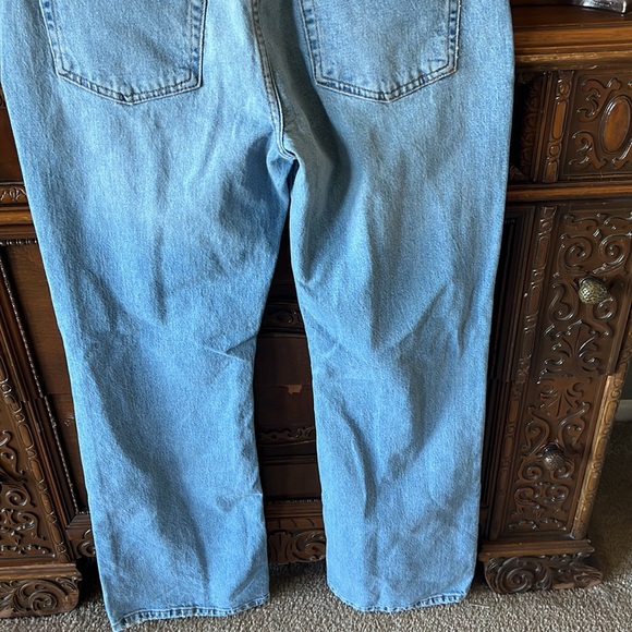 NWT BDG 90’s Bootcut Distressed light wash jeans - Picture 8 of 11